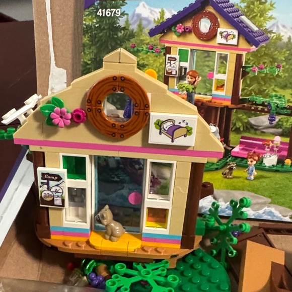 LEGO FRIENDS Assorted Buildings & Characters - Picture 4 of 16